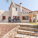 Villa In With Pool And Mountain Views *