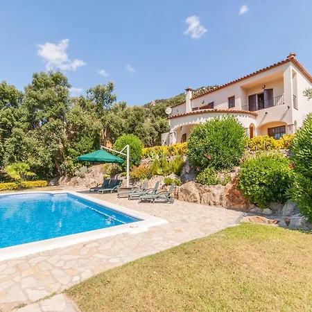 In With Pool And Mountain Views